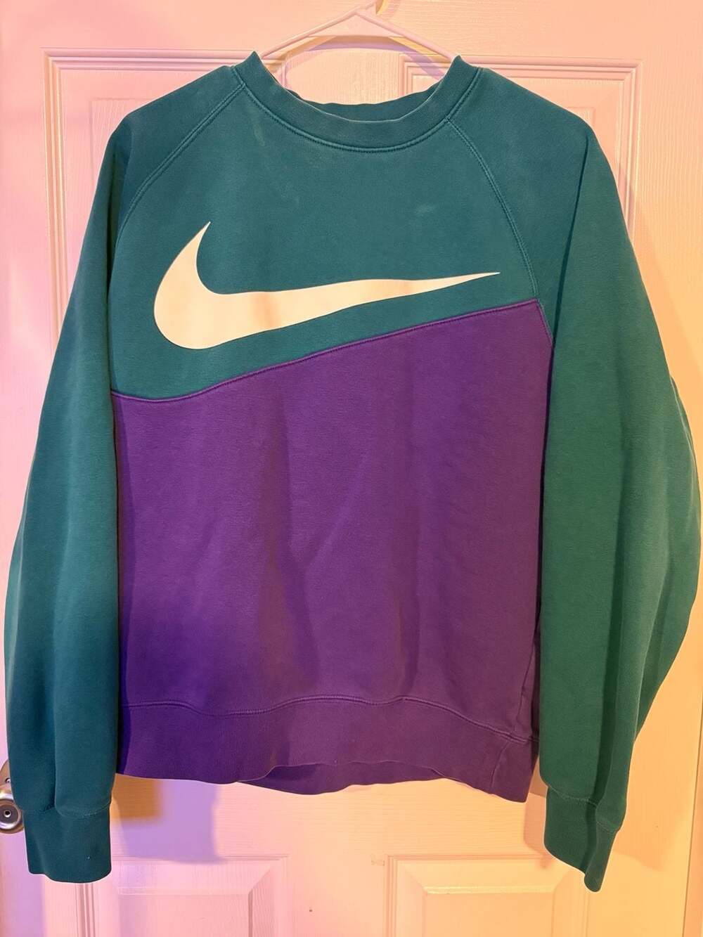 Nike Sportswear Swoosh Colorblock Crewneck Sweatshirt Teal / Purple